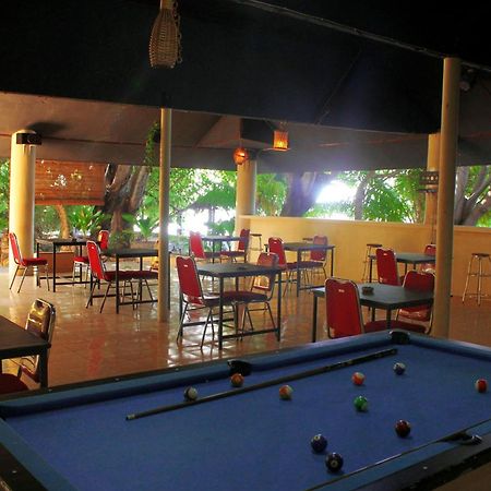 Fx72 Beach Resort Maumere Luaran gambar