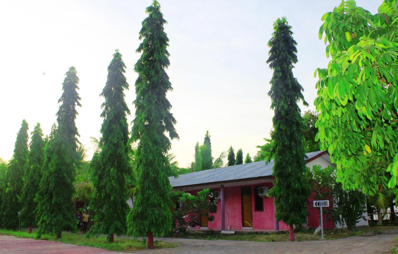 Fx72 Beach Resort Maumere Luaran gambar