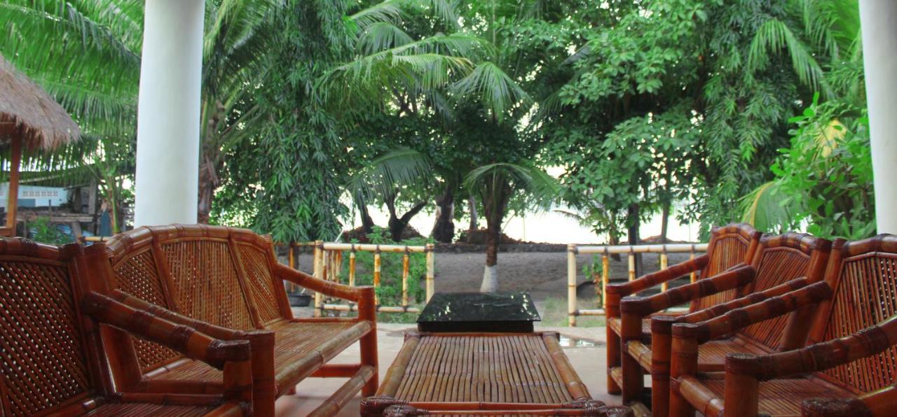 Fx72 Beach Resort Maumere Luaran gambar