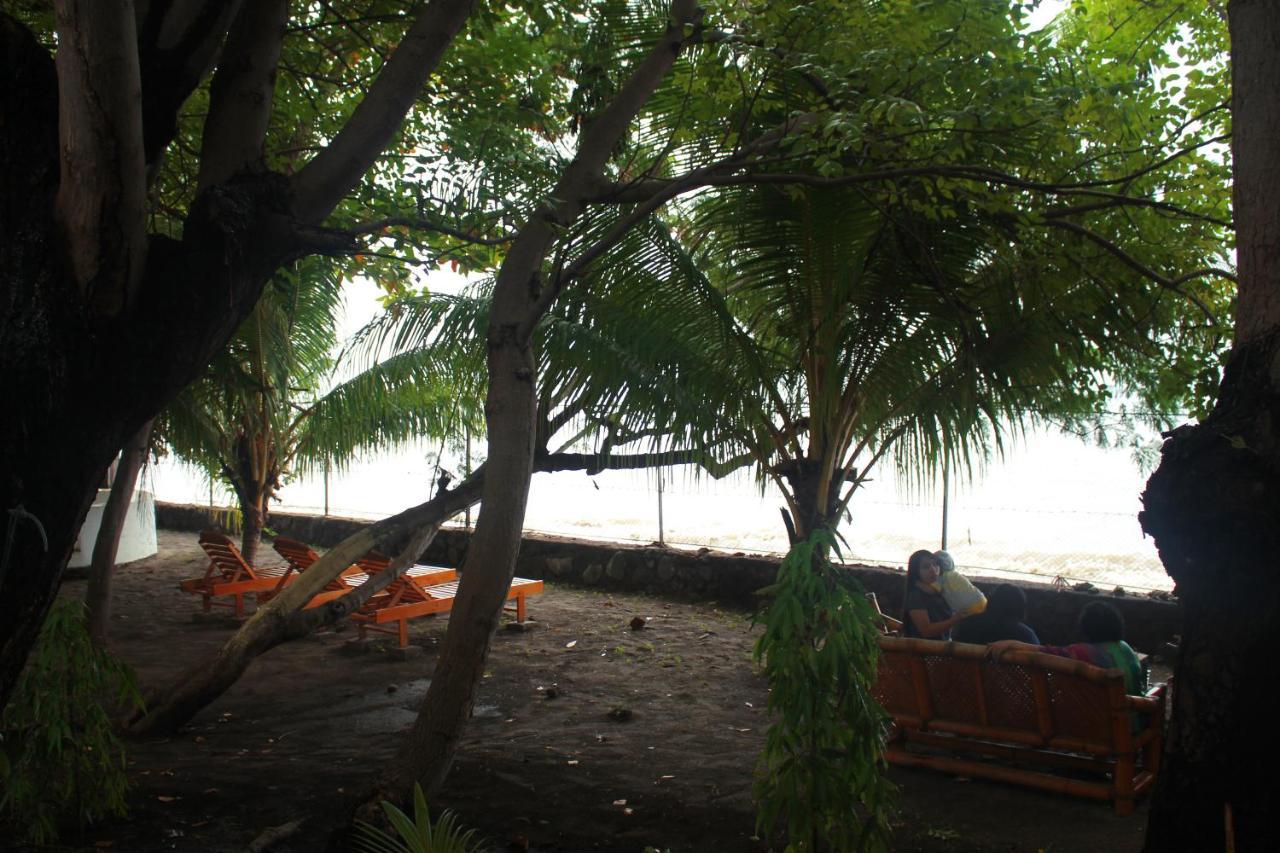 Fx72 Beach Resort Maumere Luaran gambar