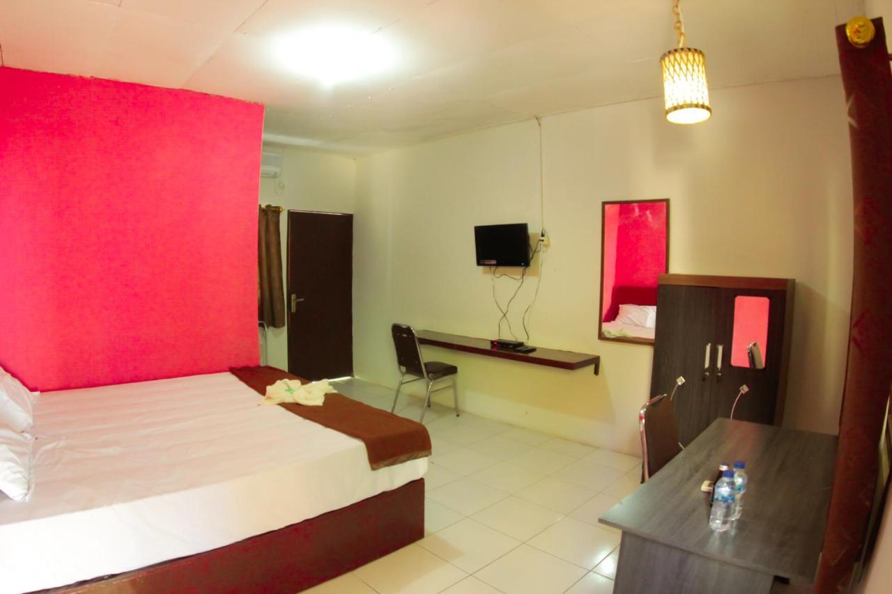 Fx72 Beach Resort Maumere Luaran gambar