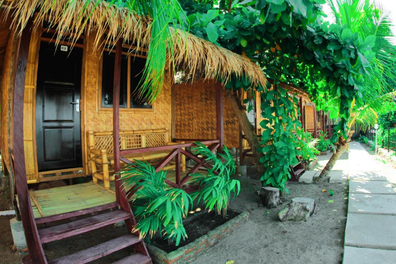 Fx72 Beach Resort Maumere Luaran gambar