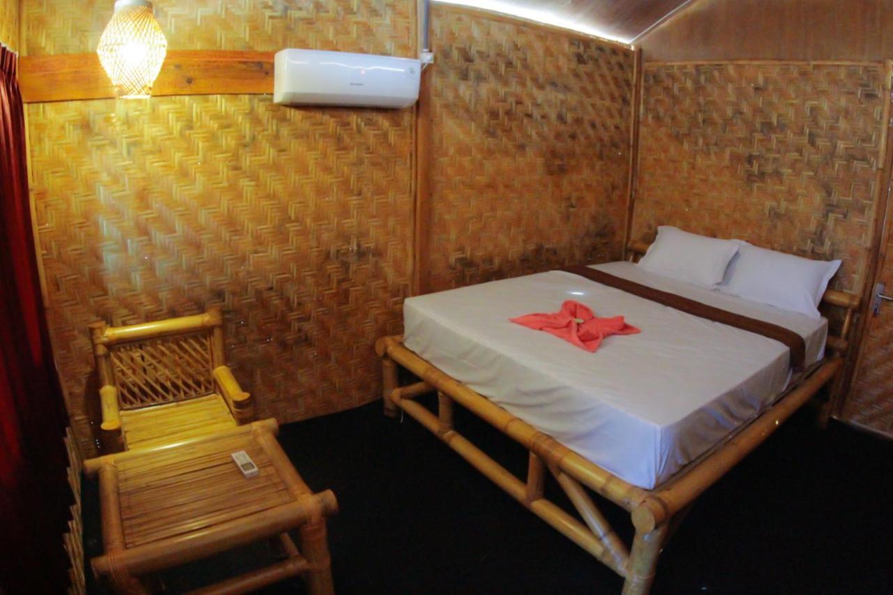 Fx72 Beach Resort Maumere Luaran gambar