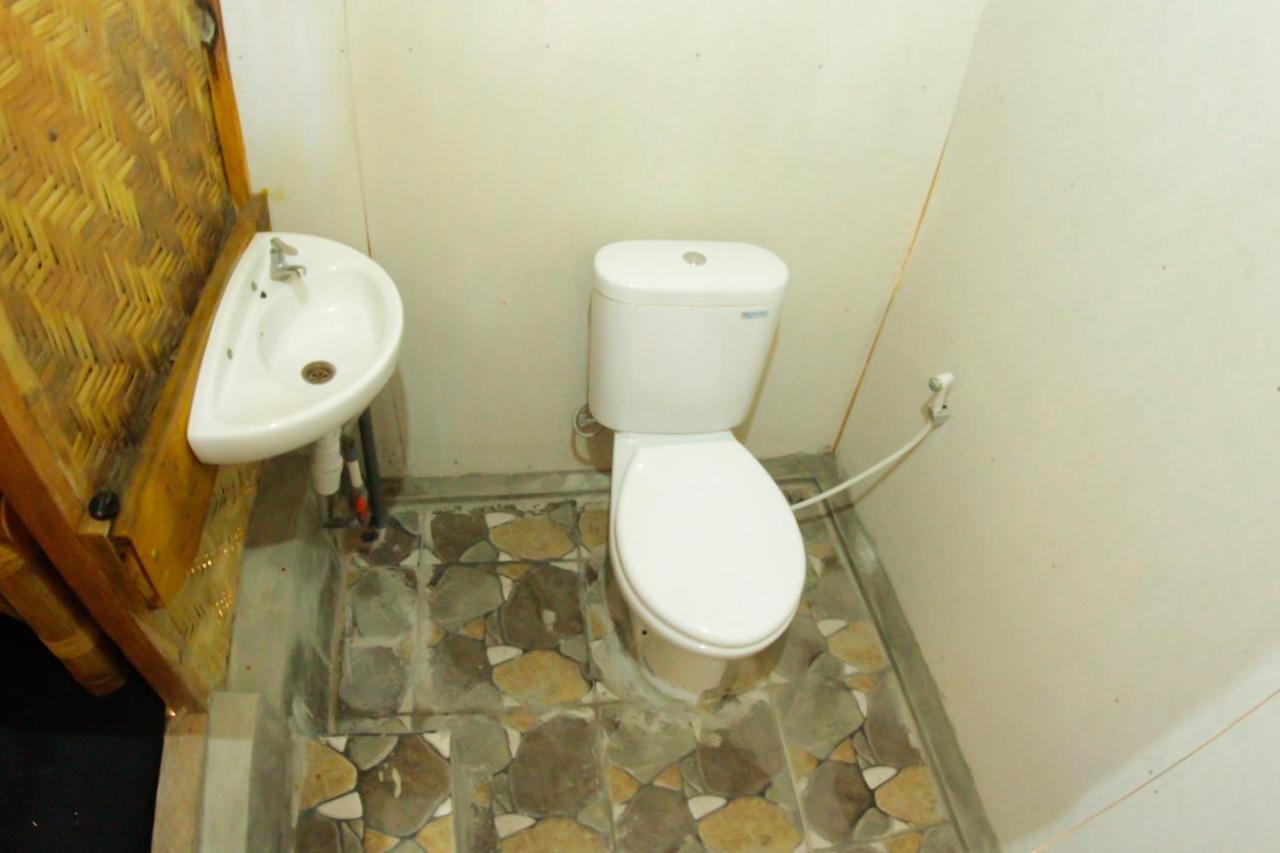 Fx72 Beach Resort Maumere Luaran gambar