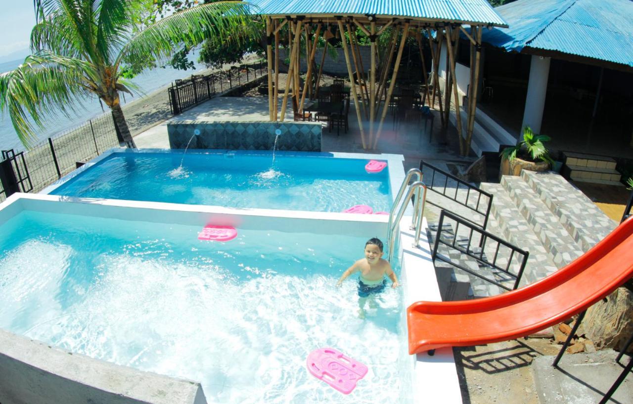 Fx72 Beach Resort Maumere Luaran gambar