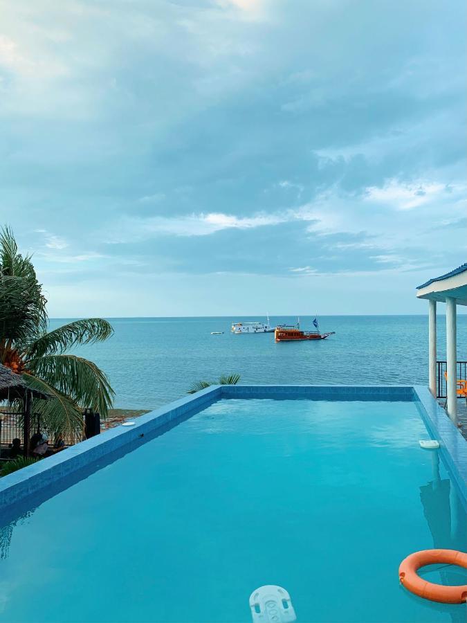 Fx72 Beach Resort Maumere Luaran gambar