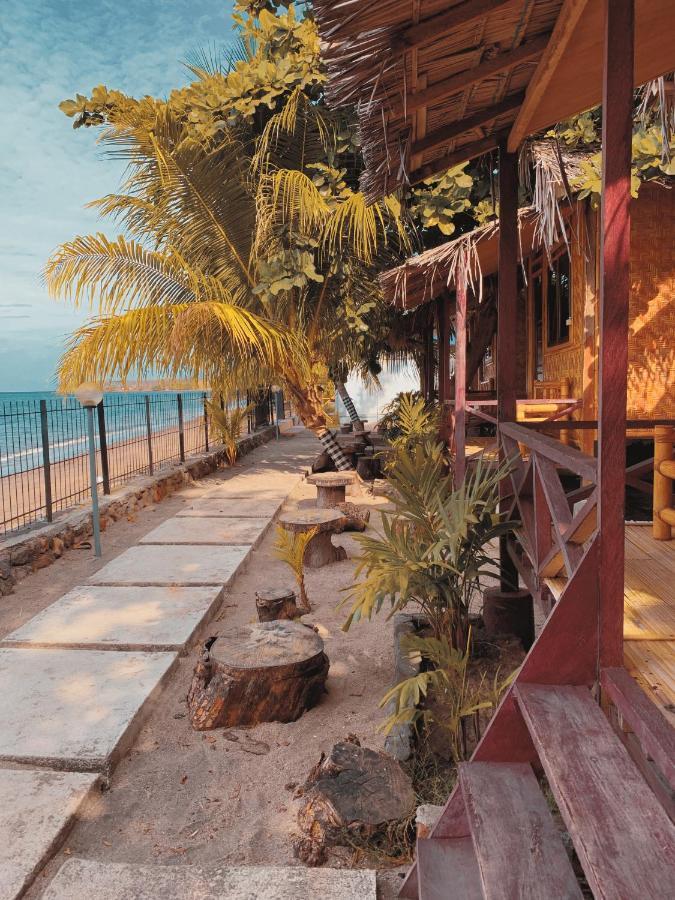 Fx72 Beach Resort Maumere Luaran gambar
